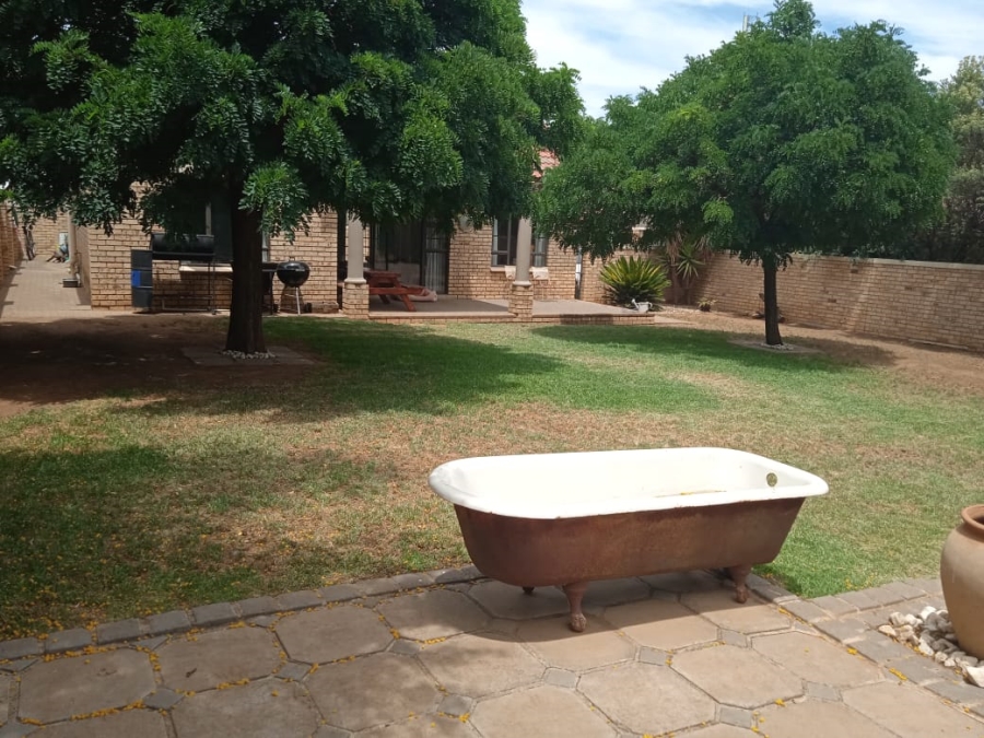 2 Bedroom Property for Sale in Vredenhof Sh Free State